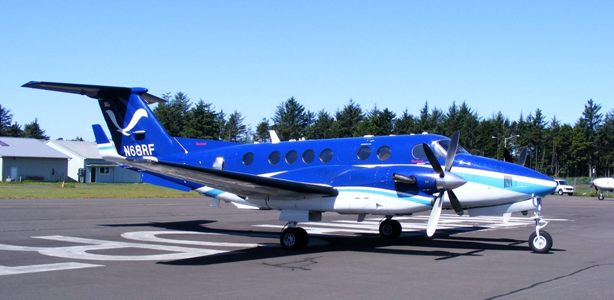 plane on taxiway