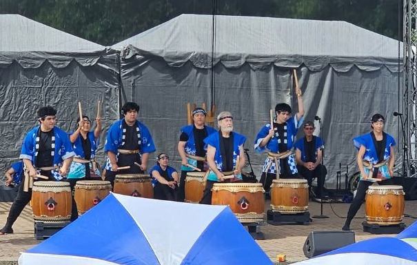 Monmouth Taiko playing drums